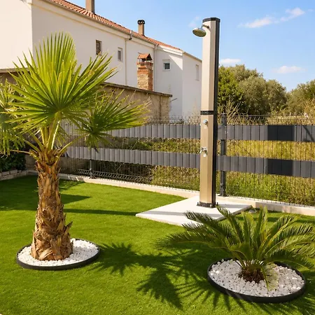 Garden & Sea - 5 Min To Jadro
